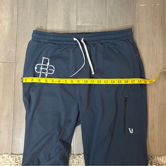 Vuori Men's Sunday Performance Jogger in the color Ink Heather or Navy Blue - Picture 11 of 13